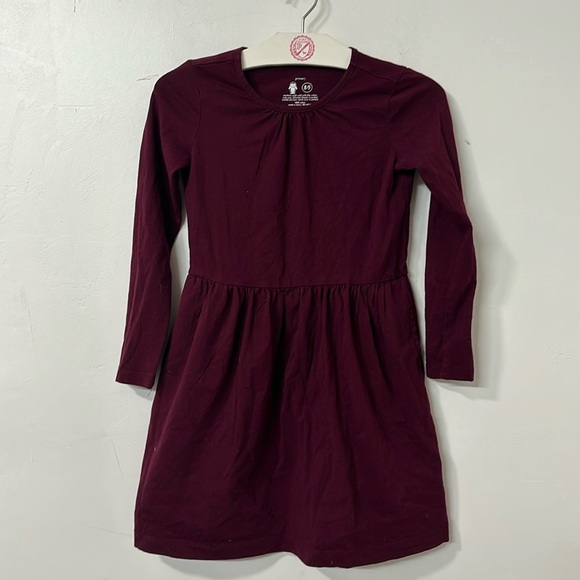 Primary dress - Picture 1 of 2